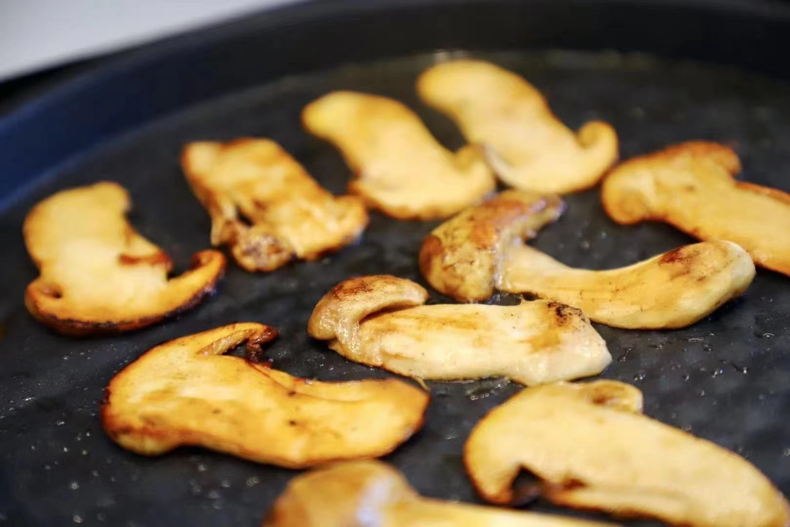 2021年麗江最全美食特產(chǎn)推薦攻略！舌尖上的麗江之煎烤松茸